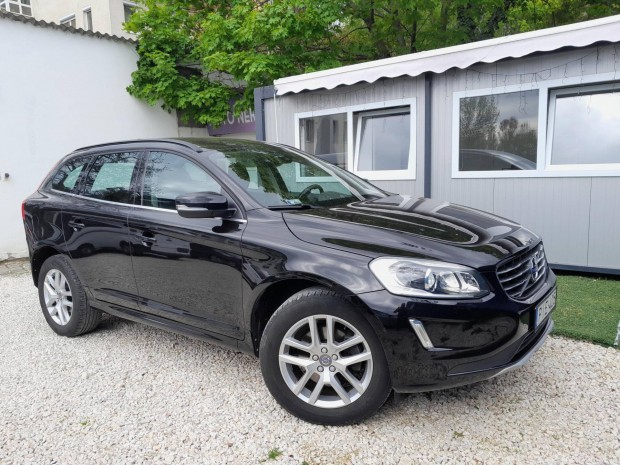 Volvo XC60 2.0 [D4] Momentum Geartronic mo-i. 1...
